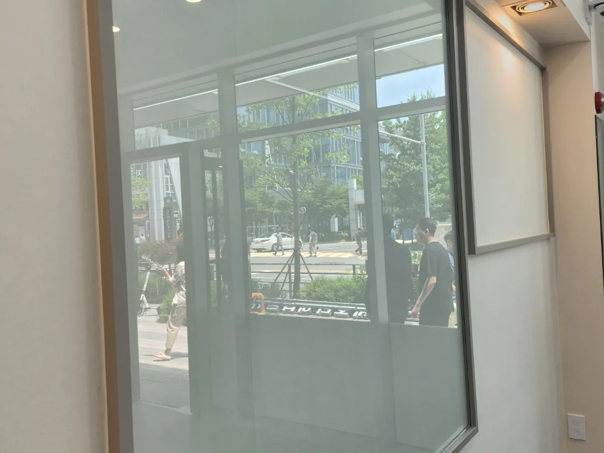 동구 미포동 매장 내부 유리·창 청소 사례 - 행진크린