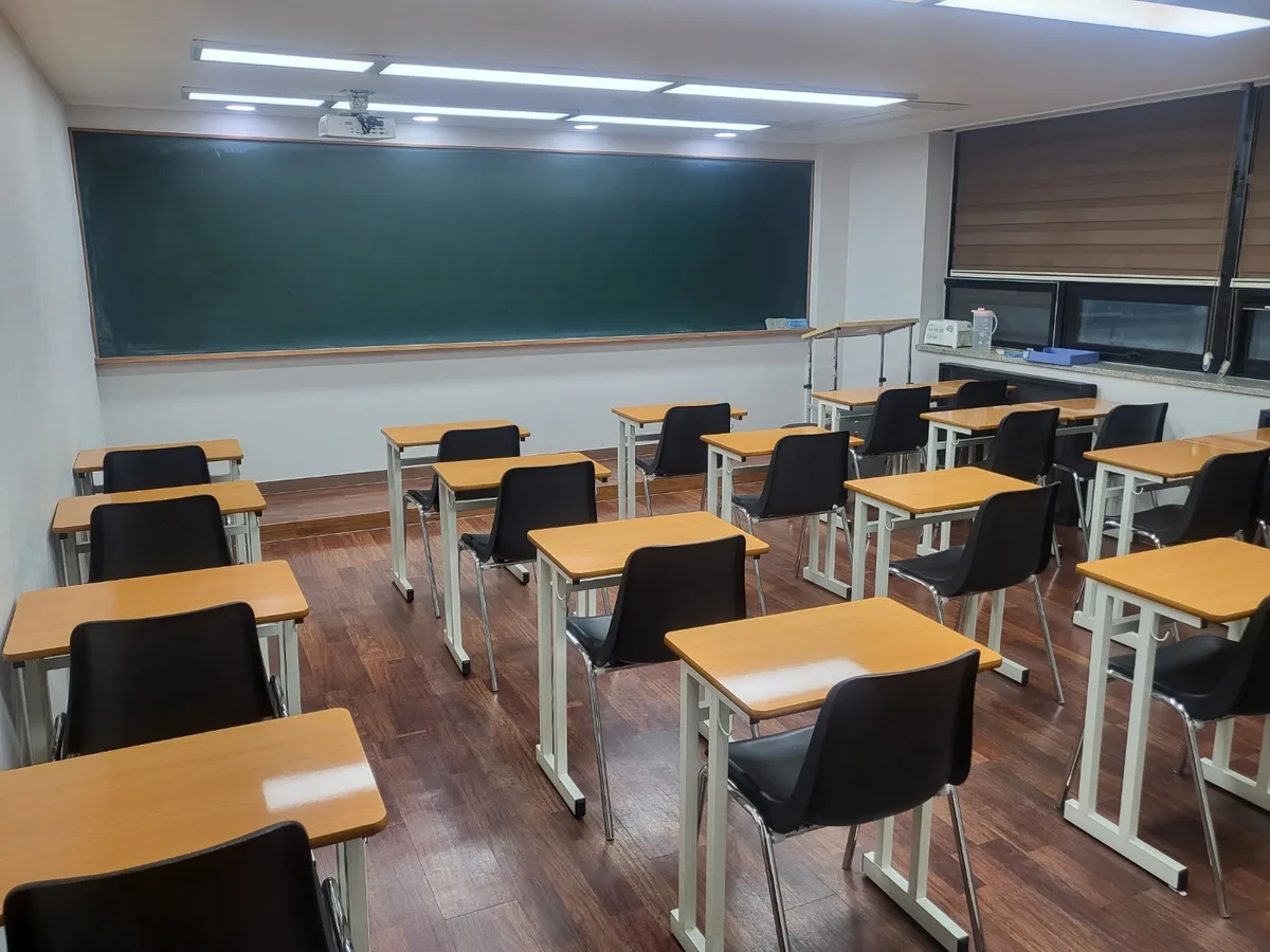 중구 반구동 어린이집 과학실 장비 주변 정밀 위생청소 사례 - 행진크린